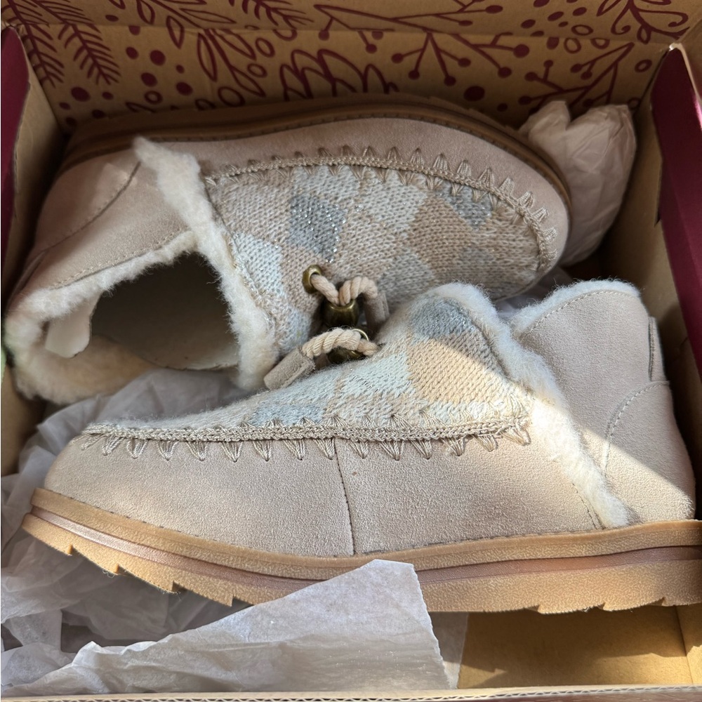 Cozy Beige Shearling Lined Boots